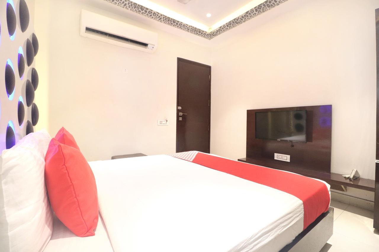 Oyo 14829 Hotel J Cruise Ludhiana Exterior photo